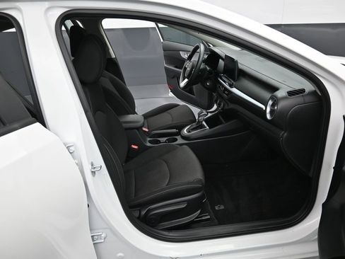 Used 2022 Kia Forte LXS FWD image 30