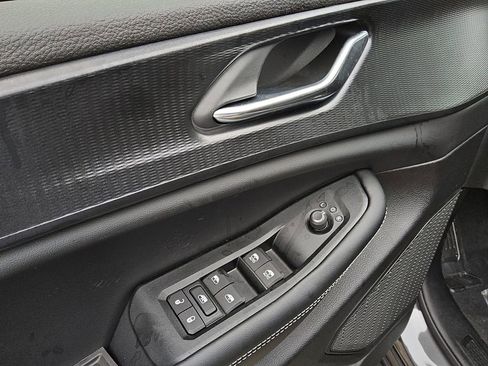 New 2025 Jeep Grand Cherokee Altitude image 19