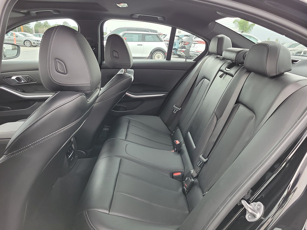 Used 2026 BMW 330i Sedan w/ Convenience Package RWD image 14