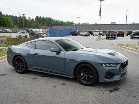 Used 2024 Ford Mustang GT RWD image 11