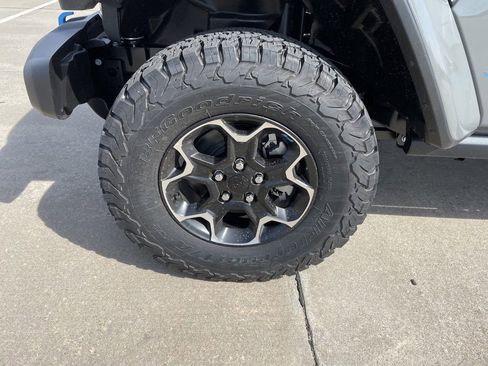 New 2023 Jeep Wrangler Unlimited Rubicon 4xe w/ Cold Weather Group image 5