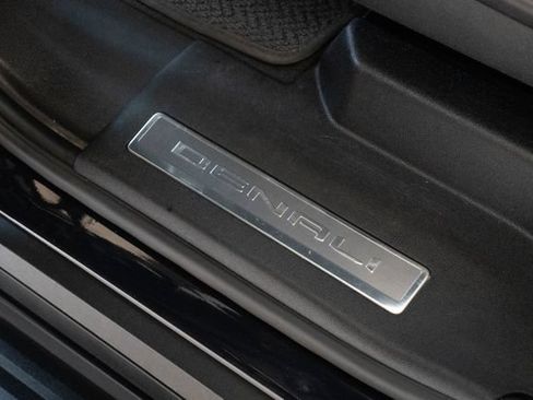 Used 2023 GMC Yukon Denali AWD/4WD image 30
