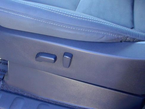 Used 2023 Nissan Frontier SV w/ Technology Package image 13