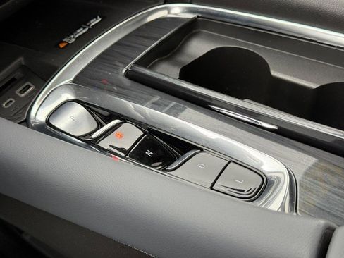 Used 2023 Buick Enclave Essence w/ Experience Buick Package image 21