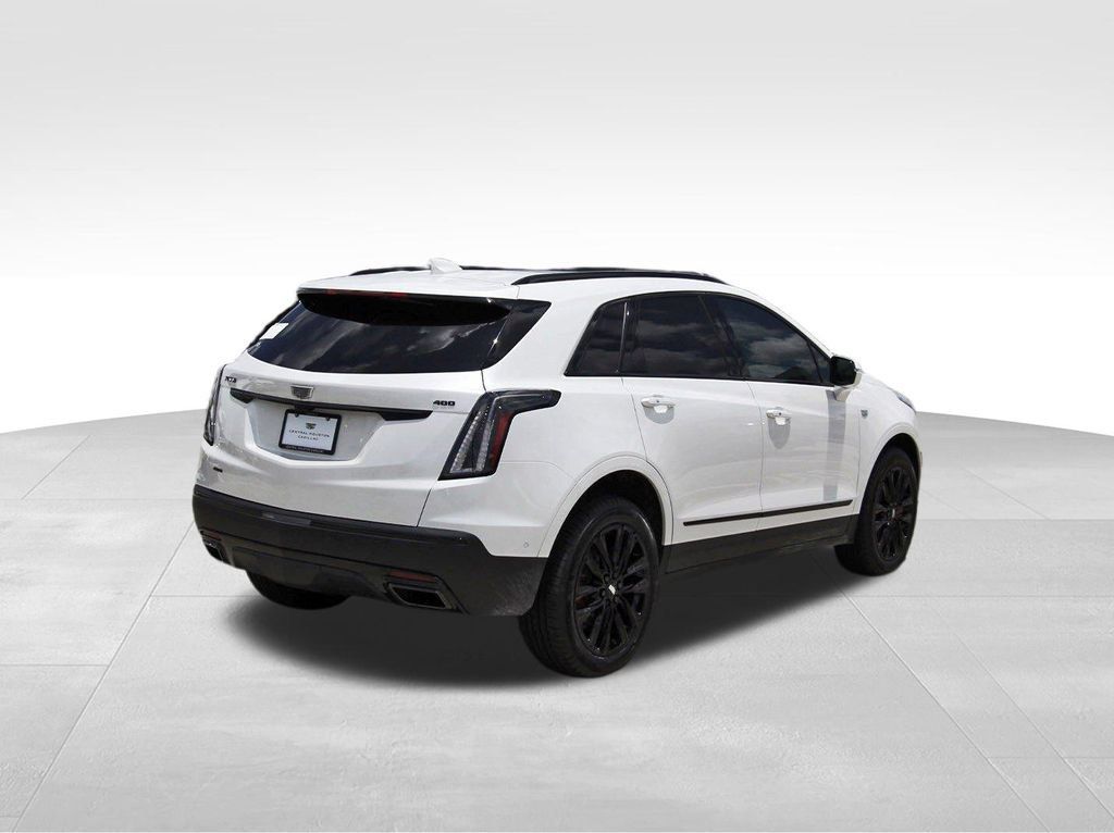 New 2026 Cadillac XT5 Sportv w/ LPO, Onyx Lite Package AWD/4WD image 4