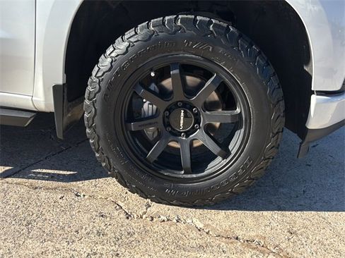 Used 2019 Chevrolet Silverado 1500 High Country w/ Safety Package II image 9