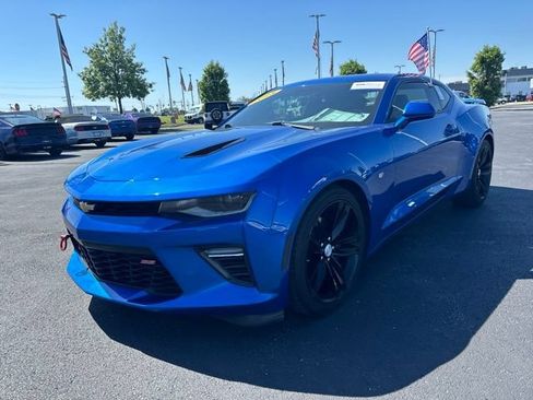 Used 2018 Chevrolet Camaro SS RWD image 5