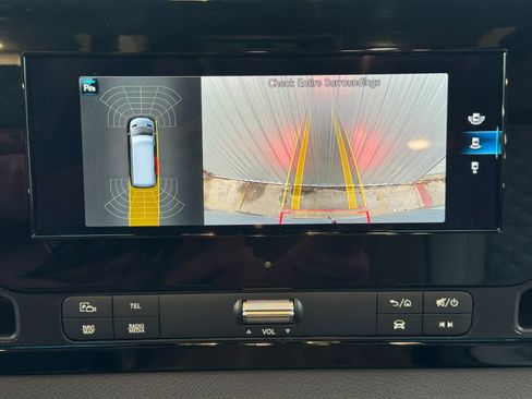 Used 2023 Mercedes-Benz Sprinter 3500 w/ Parking Package image 32