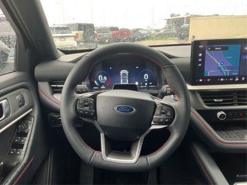 Used 2025 Ford Explorer ST-Line w/ Premium Package image 19