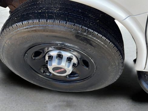 Used 2014 GMC Savana 2500 image 14