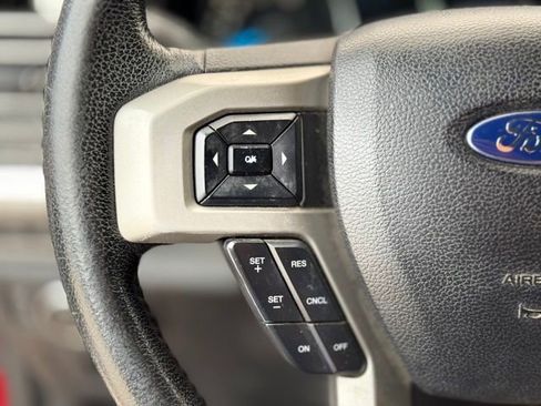 Used 2015 Ford F150 Lariat image 31