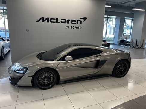 Used 2017 McLaren 570S image 6
