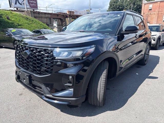 Used 2025 Ford Explorer ST AWD/4WD image 5