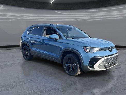 New 2026 Volkswagen Taos SE FWD image 2