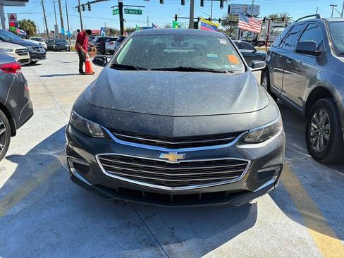 Used 2018 Chevrolet Malibu LT image 1
