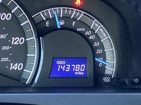 Used 2012 Toyota Camry LE image 16