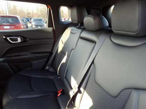 New 2026 Jeep Compass Latitude image 14