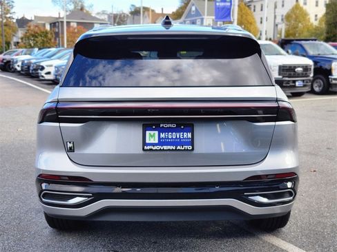 Used 2024 Lincoln Nautilus Black Label image 4