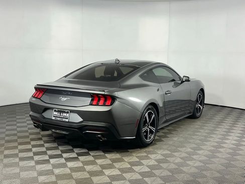 Used 2025 Ford Mustang Premium image 7