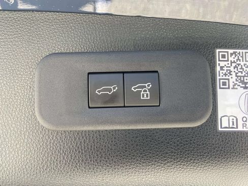 Used 2025 Toyota Crown Signia AWD/4WD image 8