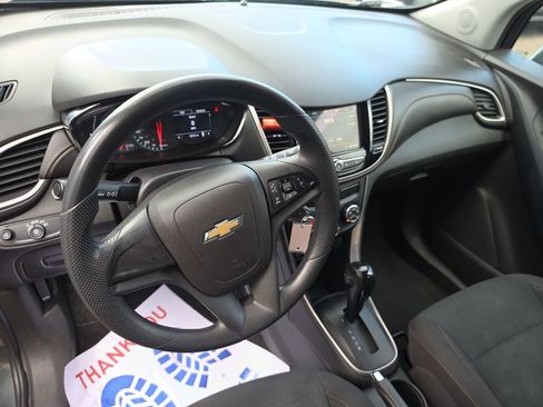 Used 2019 Chevrolet Trax LS FWD image 12