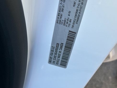 New 2027 Chrysler Pacifica Select FWD image 28