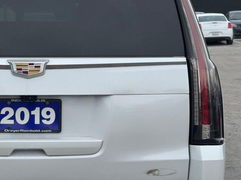 Used 2019 Cadillac Escalade Luxury image 5