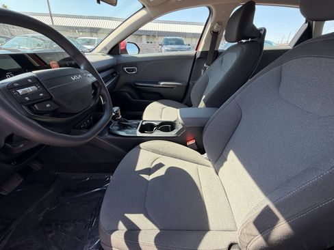 Used 2025 Kia K4 FWD image 25