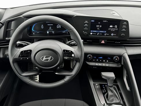 New 2025 Hyundai Elantra Sport FWD image 17