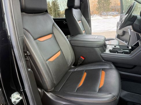 Used 2025 GMC Sierra 2500 AT4 w/ Technology Package image 14