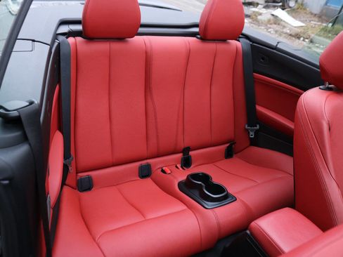 Used 2016 BMW M235i Convertible image 21