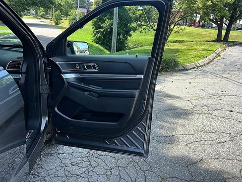 Used 2017 Ford Explorer Sport AWD/4WD image 31
