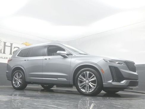 Used 2024 Cadillac XT6 Premium Luxury w/ Technology Package AWD/4WD image 2