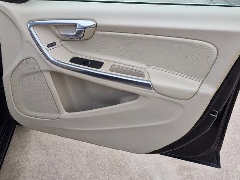 Used 2013 Volvo S60 T5 image 47