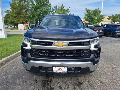 Used 2024 Chevrolet Silverado 1500 LT AWD/4WD image 3