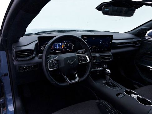 Used 2025 Ford Mustang Coupe RWD image 16