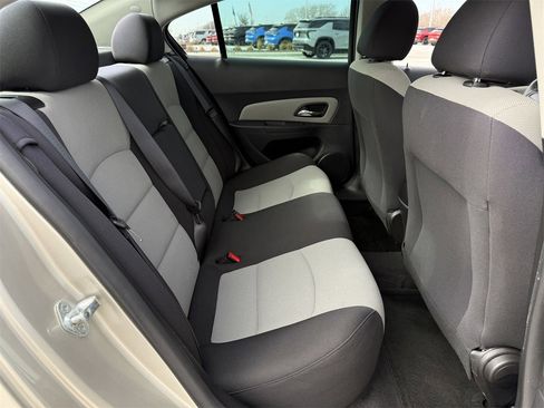 Used 2014 Chevrolet Cruze LS image 27
