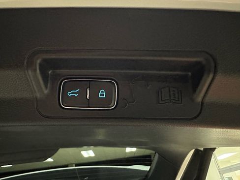 Certified 2025 Ford Explorer ST-Line image 28