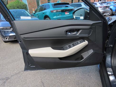 New 2025 Honda Accord SE image 6