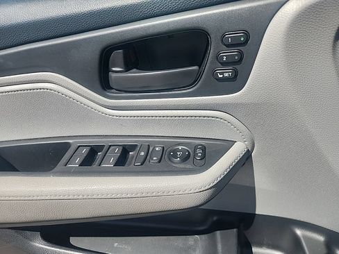 Used 2018 Honda Odyssey EX-L image 25