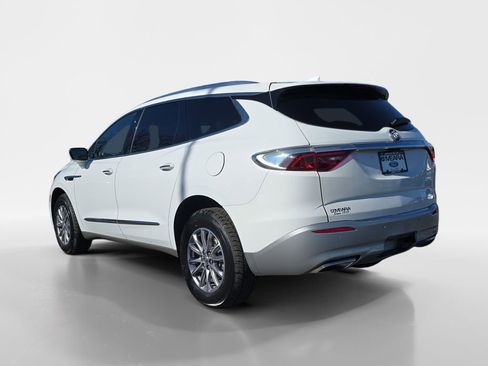 Used 2024 Buick Enclave Premium image 3