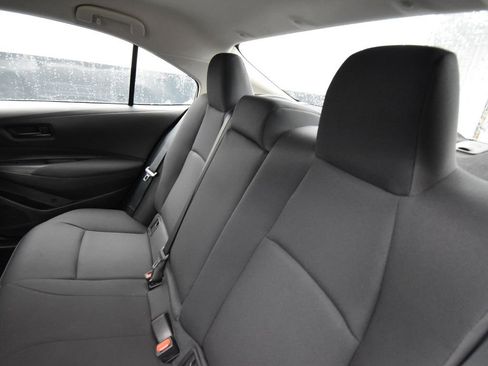 Used 2025 Toyota Corolla LE image 12