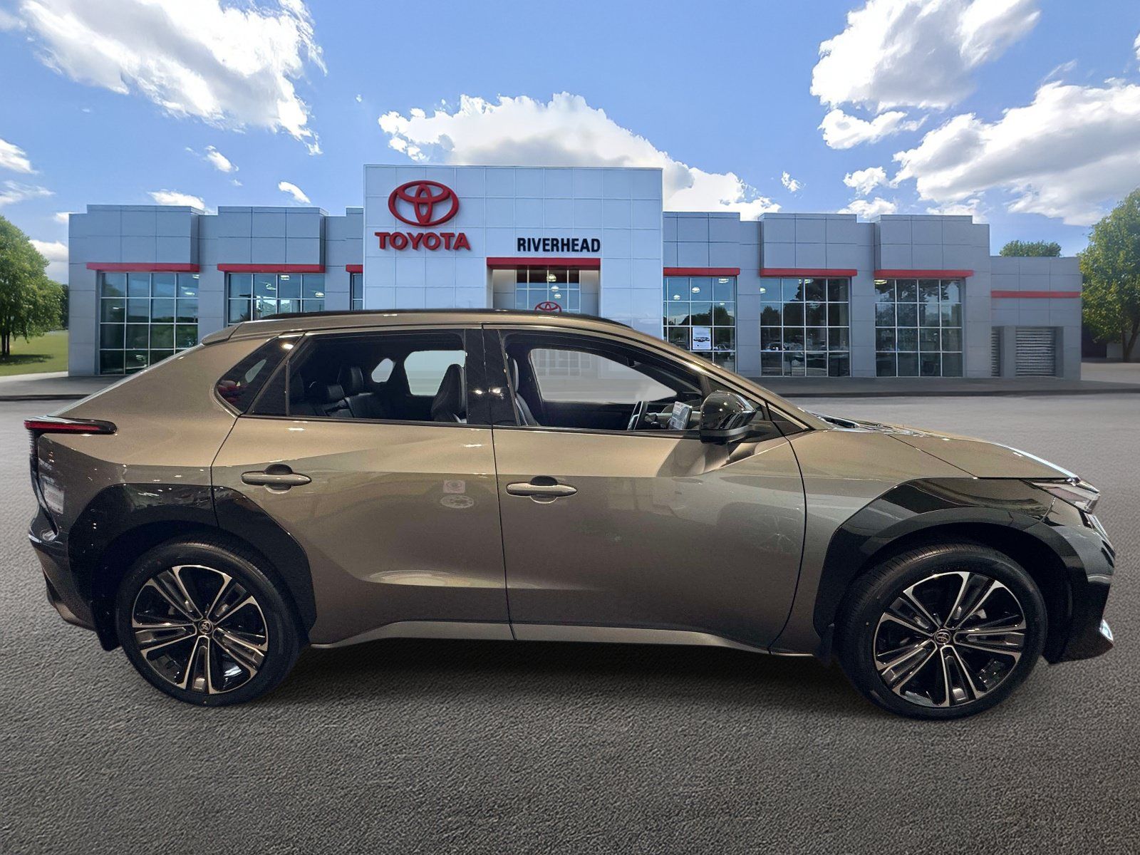 Certified 2023 Toyota bZ4X AWD w/ Weather Package image 5
