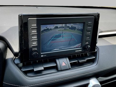 Used 2020 Toyota RAV4 XLE AWD/4WD image 17