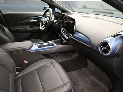 Used 2025 Chevrolet Equinox EV LT w/ Convenience Package FWD image 17