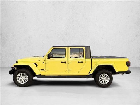 Used 2023 Jeep Gladiator Sport image 4