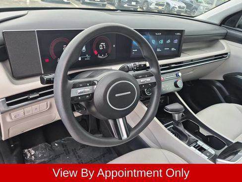 Used 2025 Hyundai Tucson SEL FWD image 15