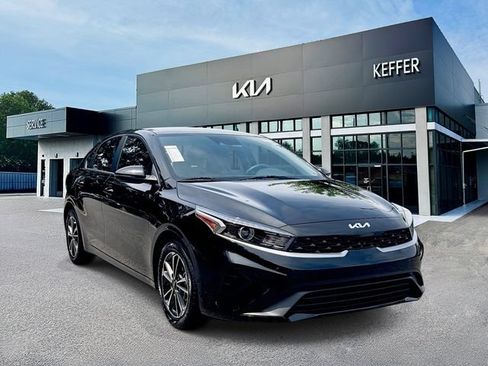 Certified 2022 Kia Forte LXS w/ LXS Technology Package FWD image 2