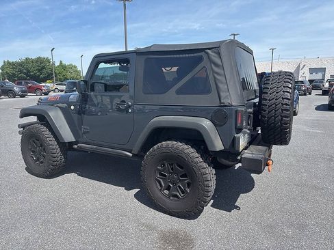 Used 2016 Jeep Wrangler Sport AWD/4WD image 3