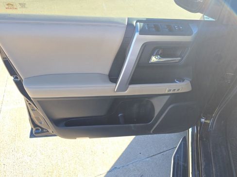 Used 2019 Toyota 4Runner SR5 image 13